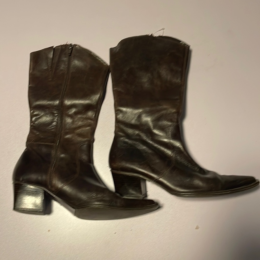 Roberto Vianni Women’s Tavin Block Heel Boots Brown leather